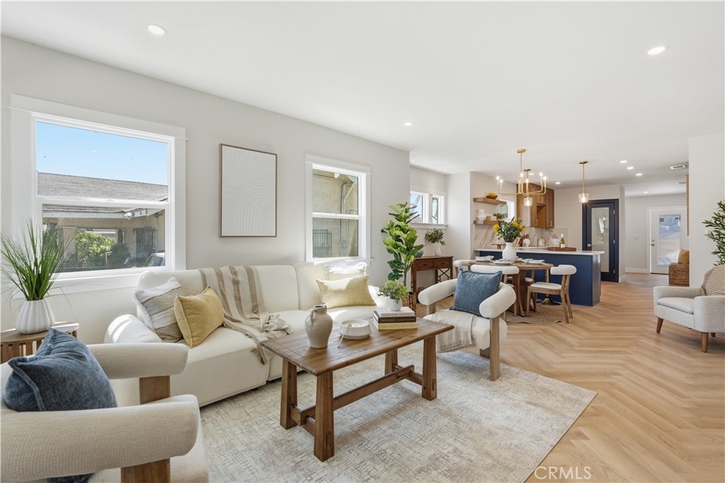 101 S Melrose