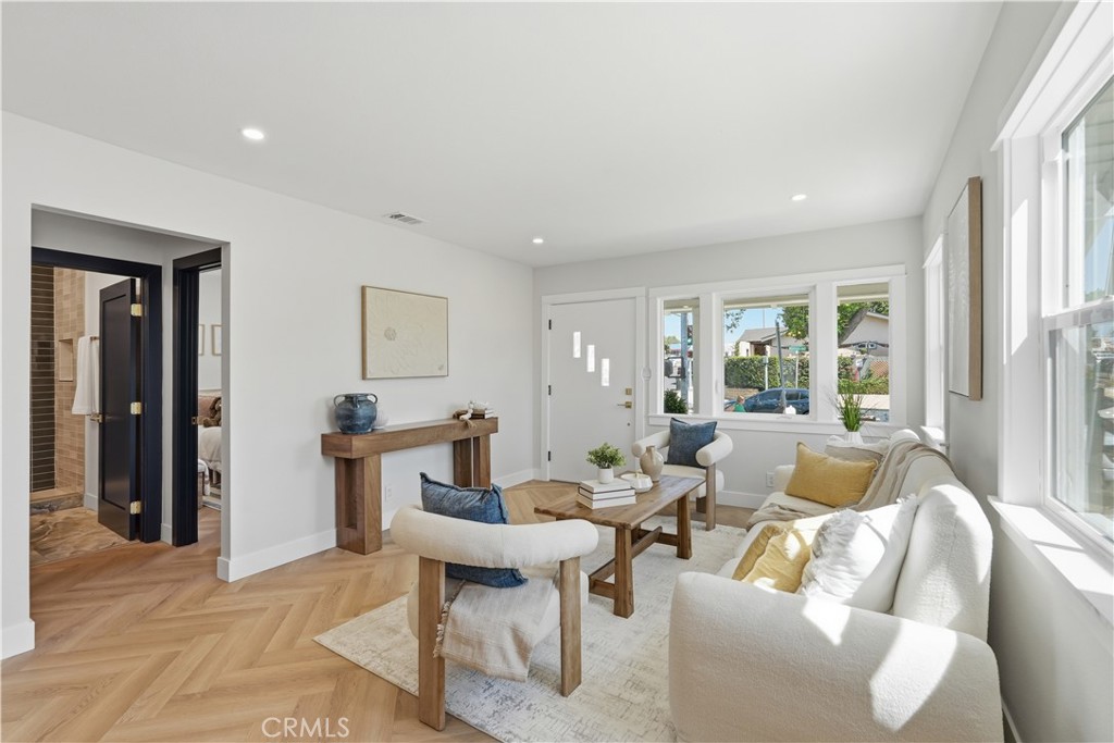 101 S Melrose