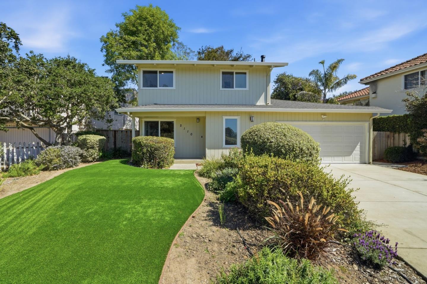 2110 Dolphin Drive