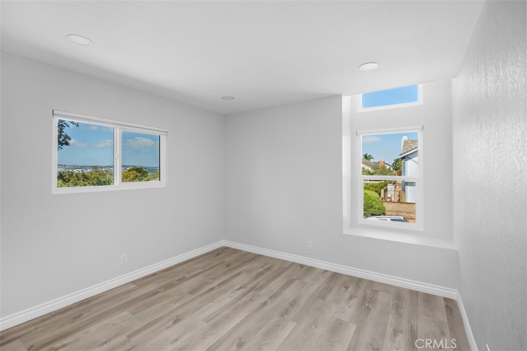 24922 Del Monte Street