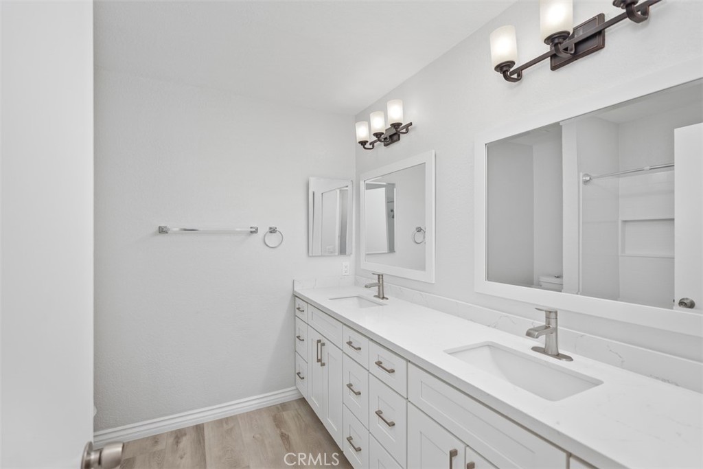 24922 Del Monte Street