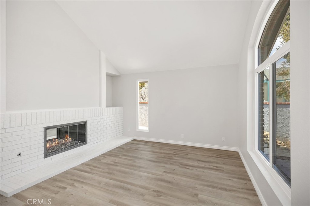 24922 Del Monte Street