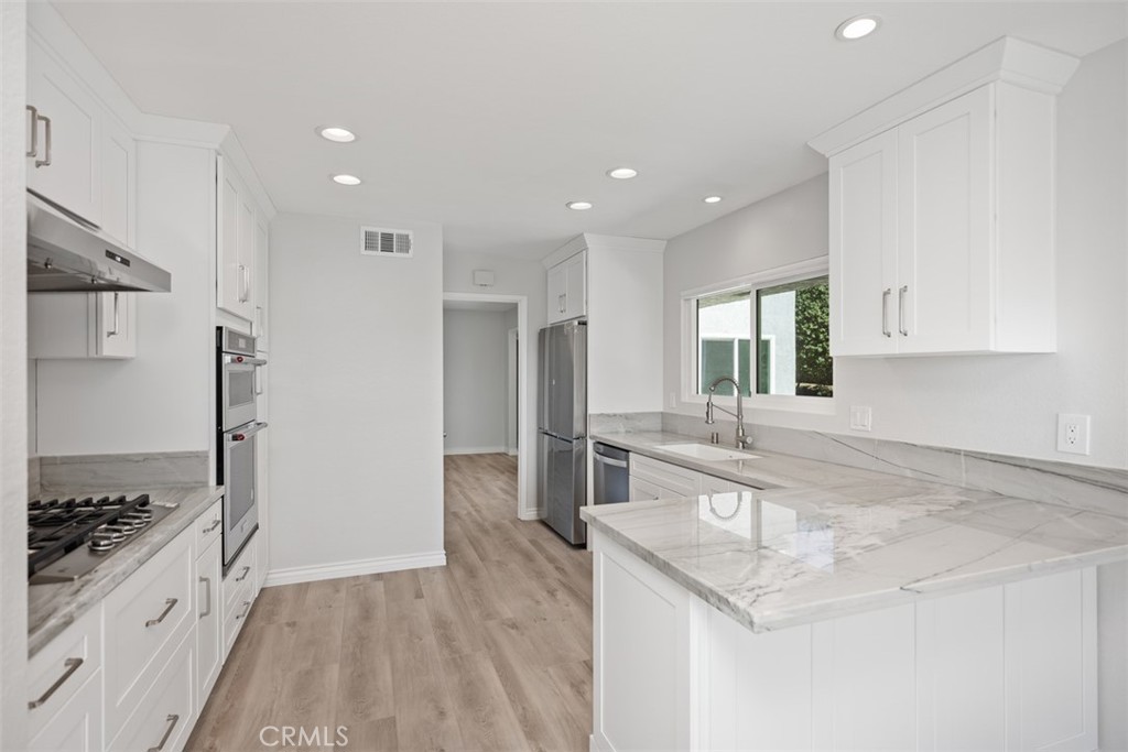 24922 Del Monte Street