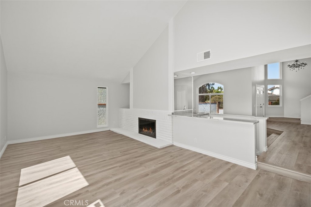 24922 Del Monte Street