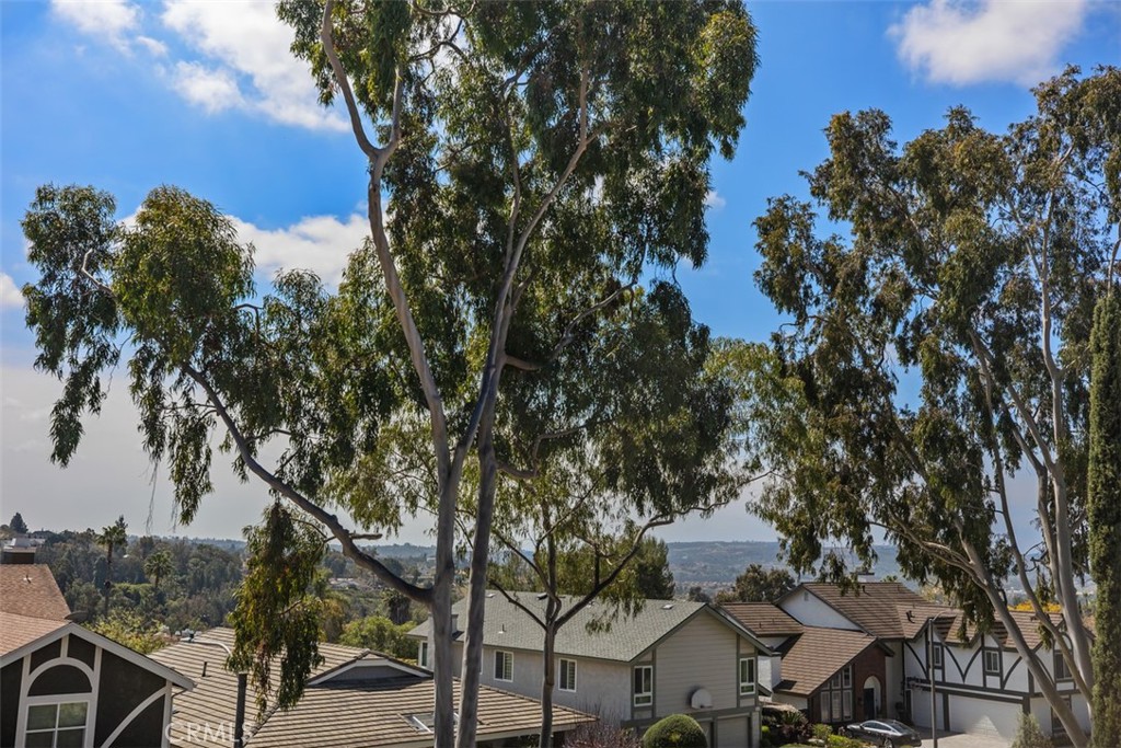 24922 Del Monte Street