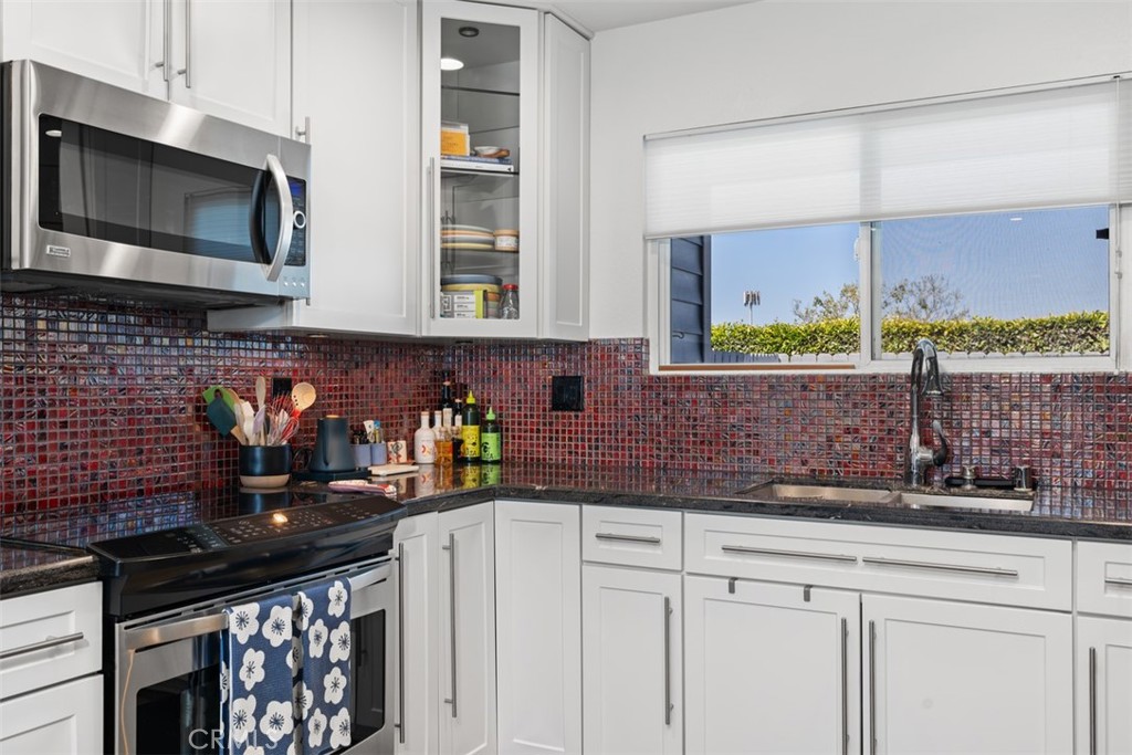 24601 Harbor View #B