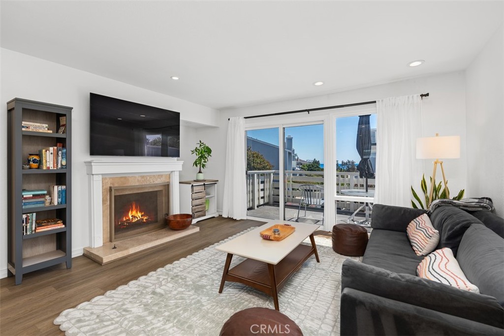 24601 Harbor View #B