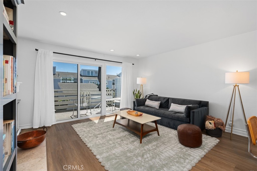 24601 Harbor View #B