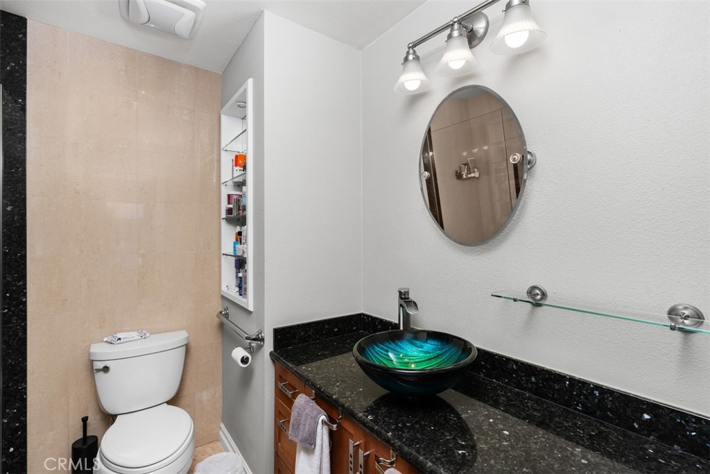 24601 Harbor View #B