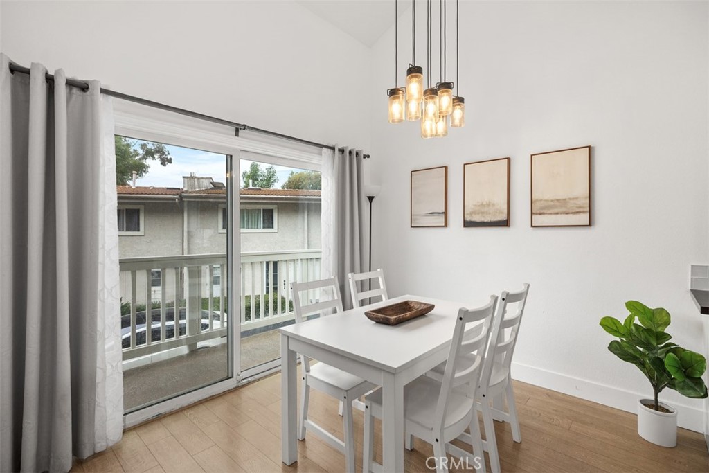 23821 Hillhurst Drive 40