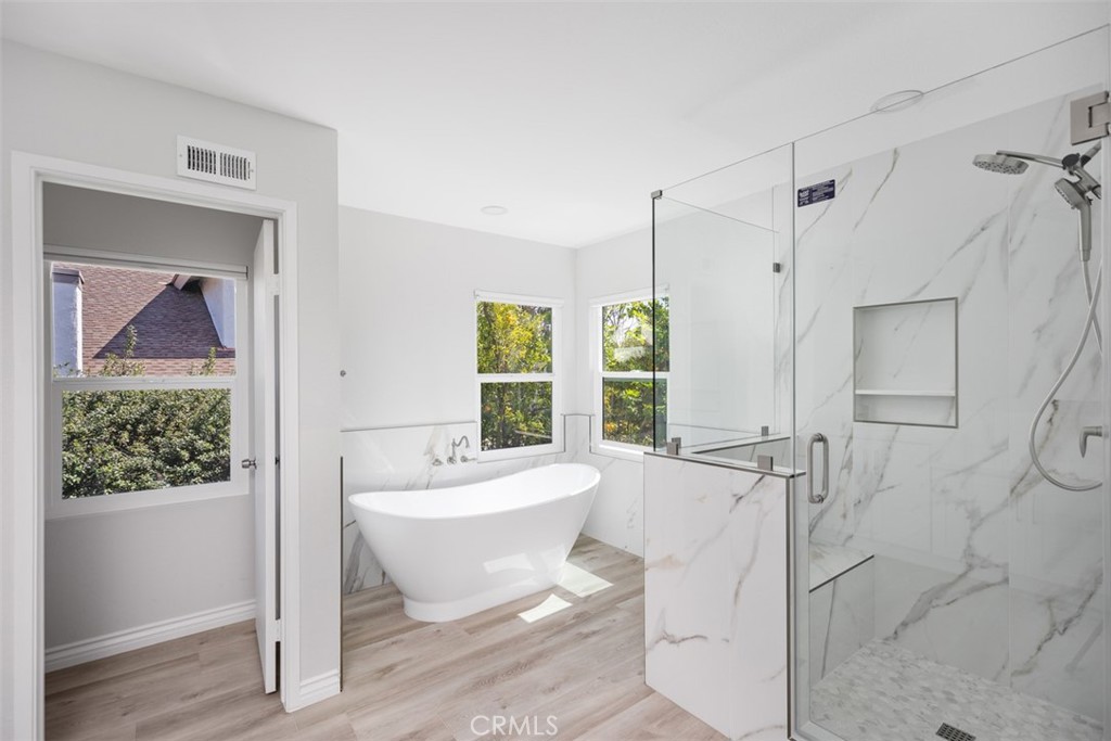 24922 Del Monte Street