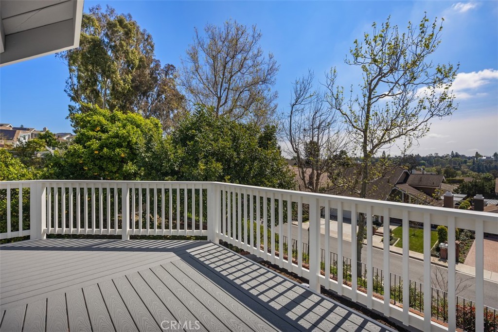 24922 Del Monte Street