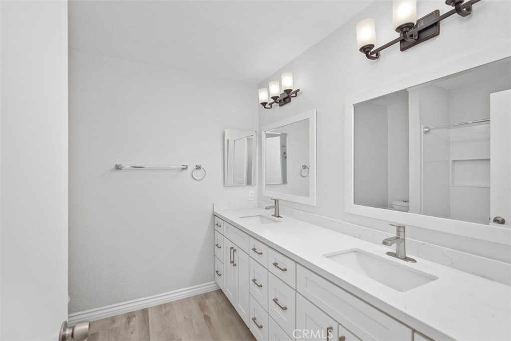 24922 Del Monte Street