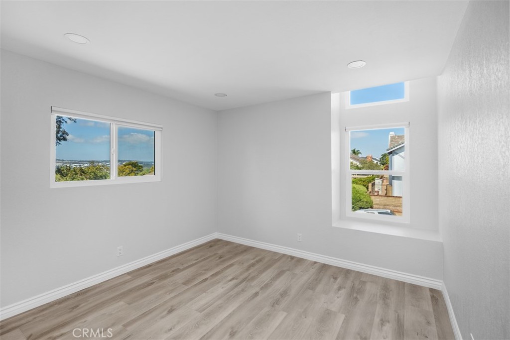 24922 Del Monte Street