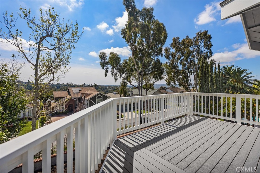 24922 Del Monte Street