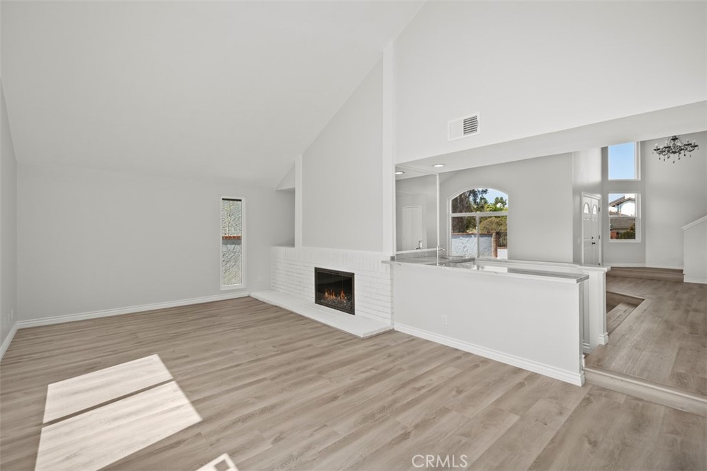 24922 Del Monte Street