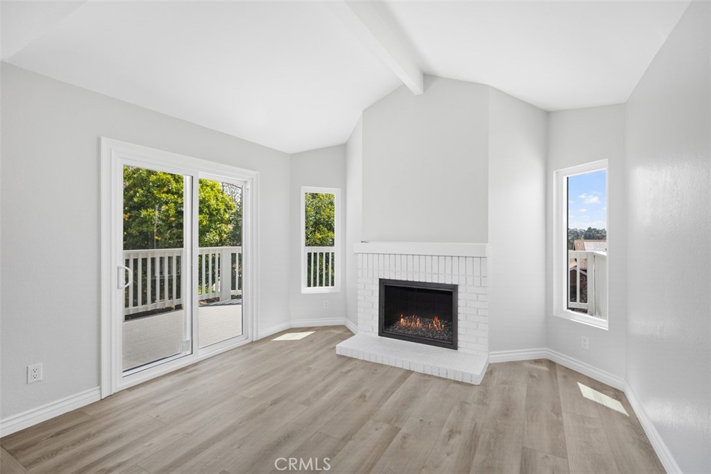 24922 Del Monte Street