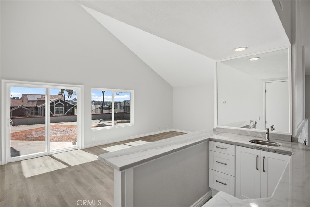 24922 Del Monte Street