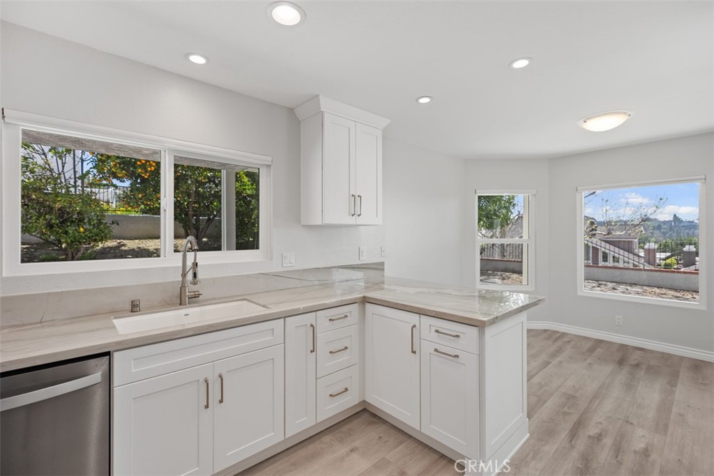 24922 Del Monte Street