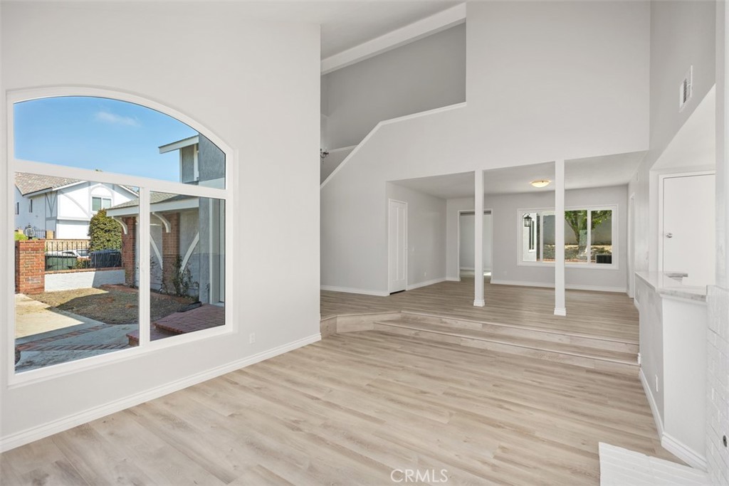 24922 Del Monte Street