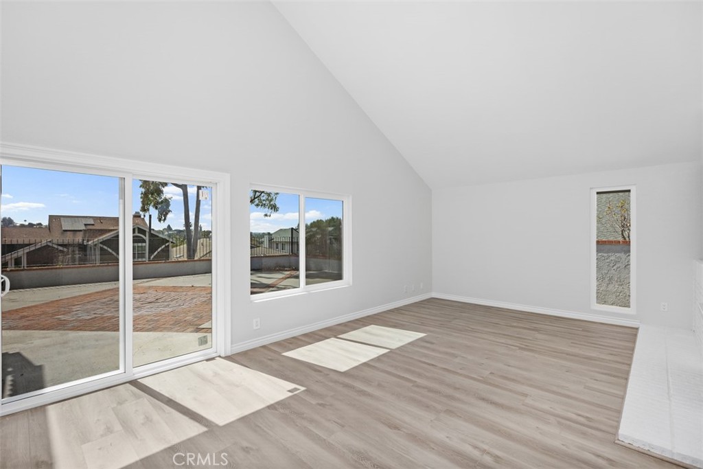 24922 Del Monte Street