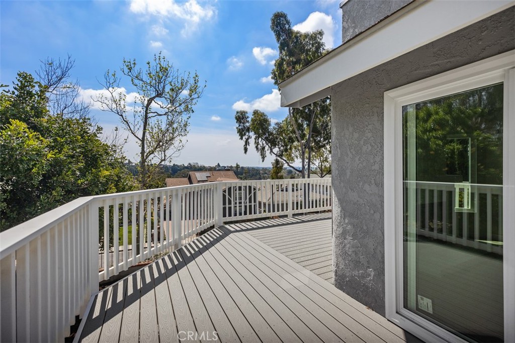 24922 Del Monte Street