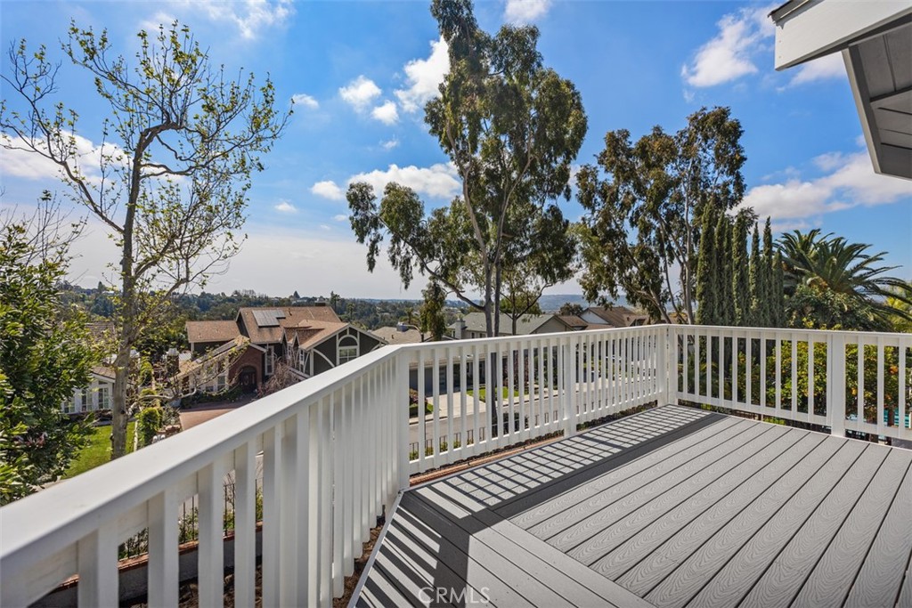 24922 Del Monte Street