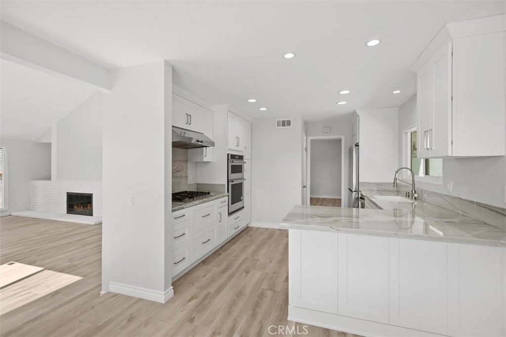 24922 Del Monte Street