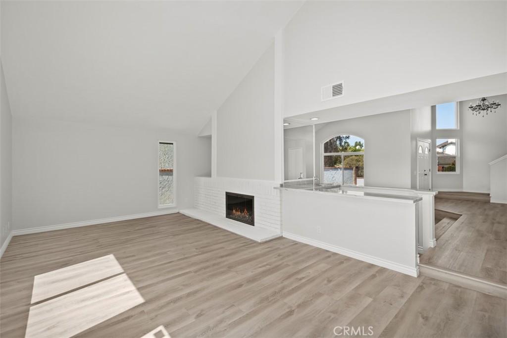 24922 Del Monte Street