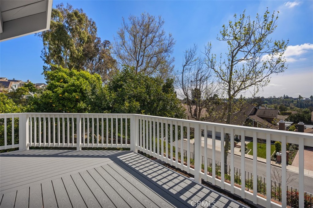 24922 Del Monte Street