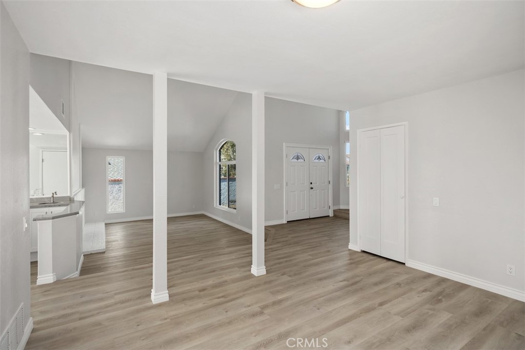 24922 Del Monte Street