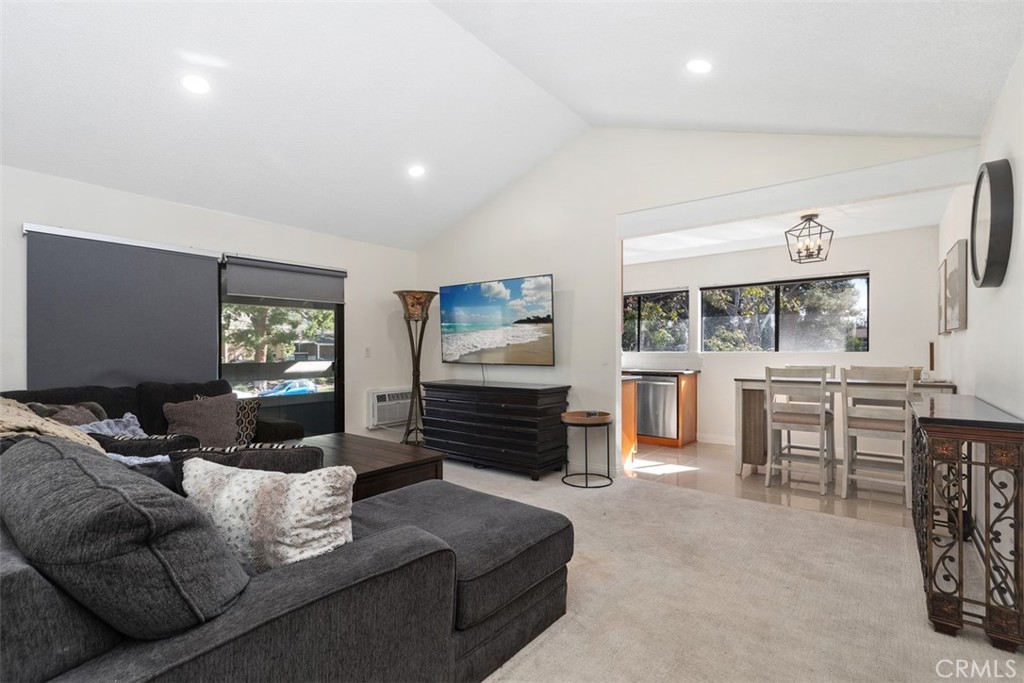 212 Springview