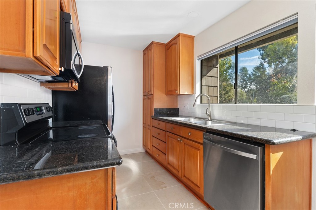 212 Springview
