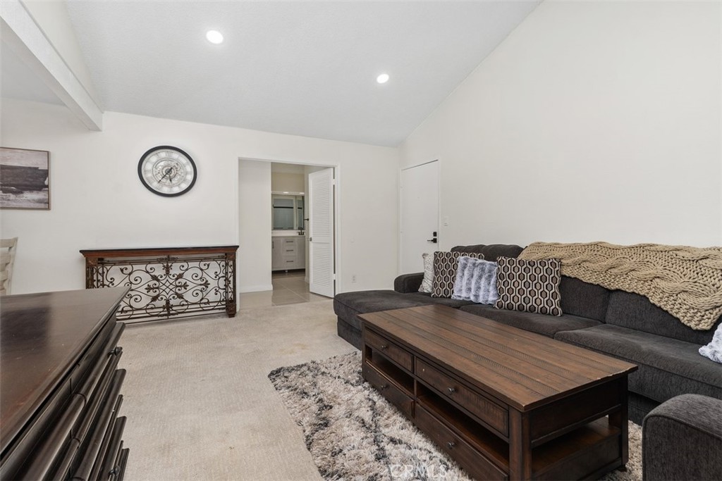 212 Springview