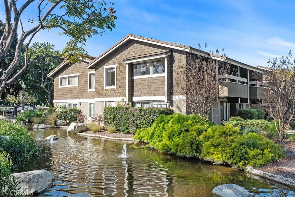 212 Springview