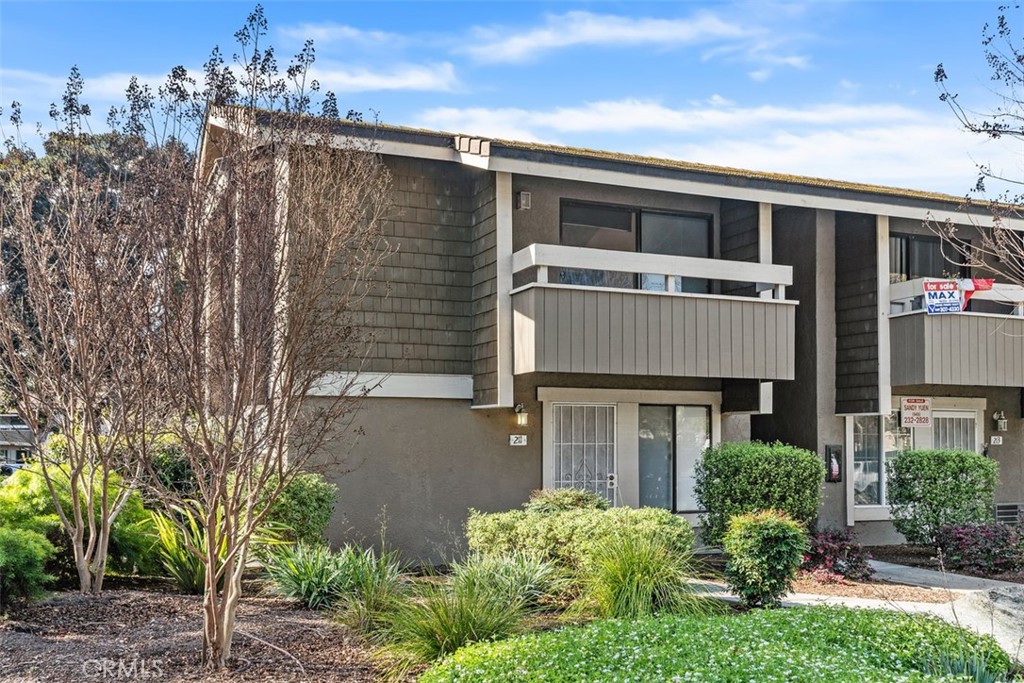 212 Springview