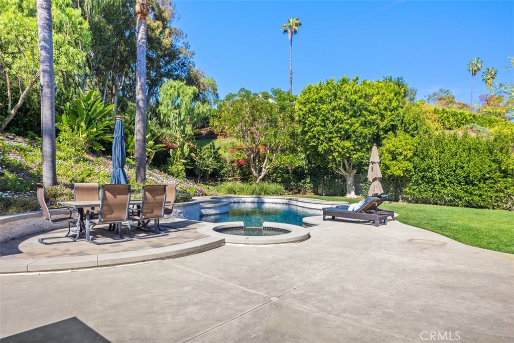 27215 Stagewood Court