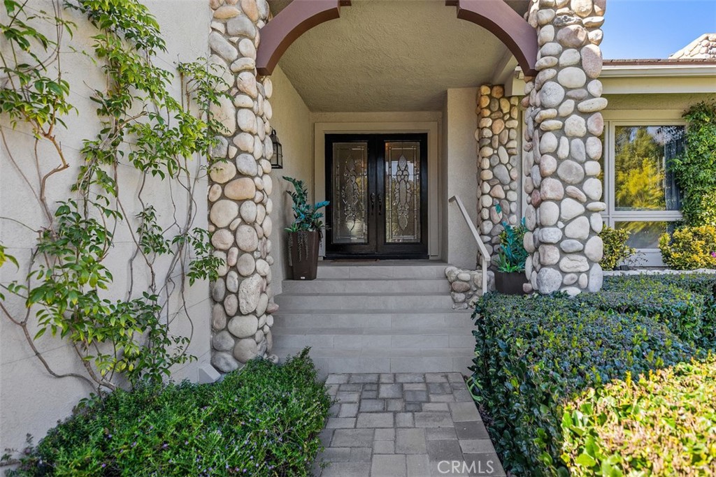 27215 Stagewood Court