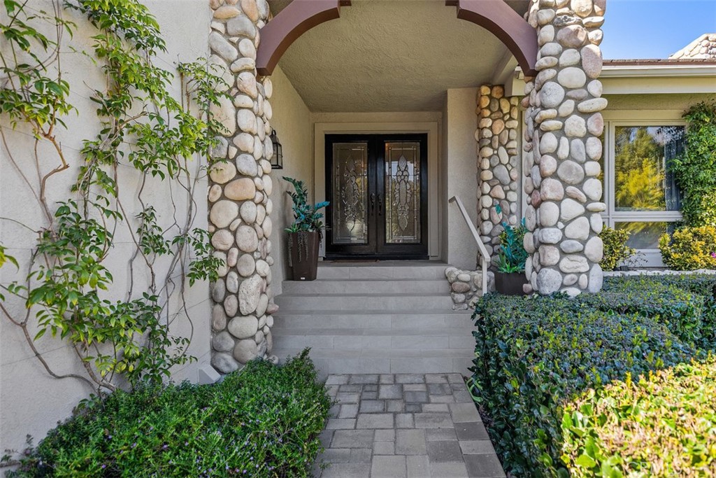 27215 Stagewood Court