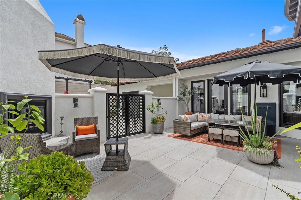 24 Hawthorne Lane