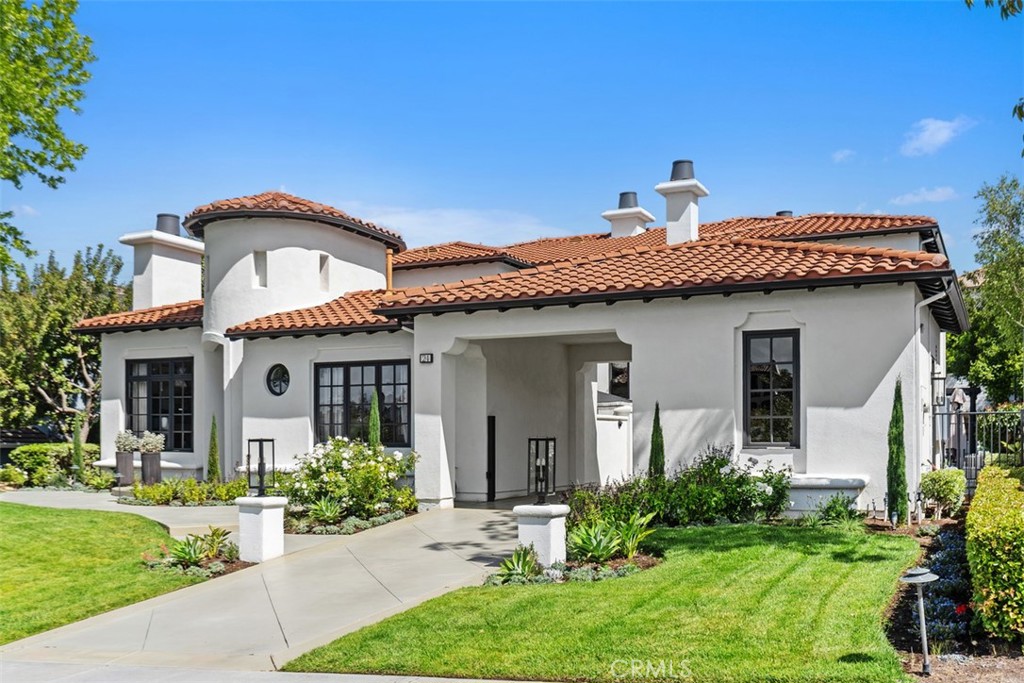 24 Hawthorne Lane