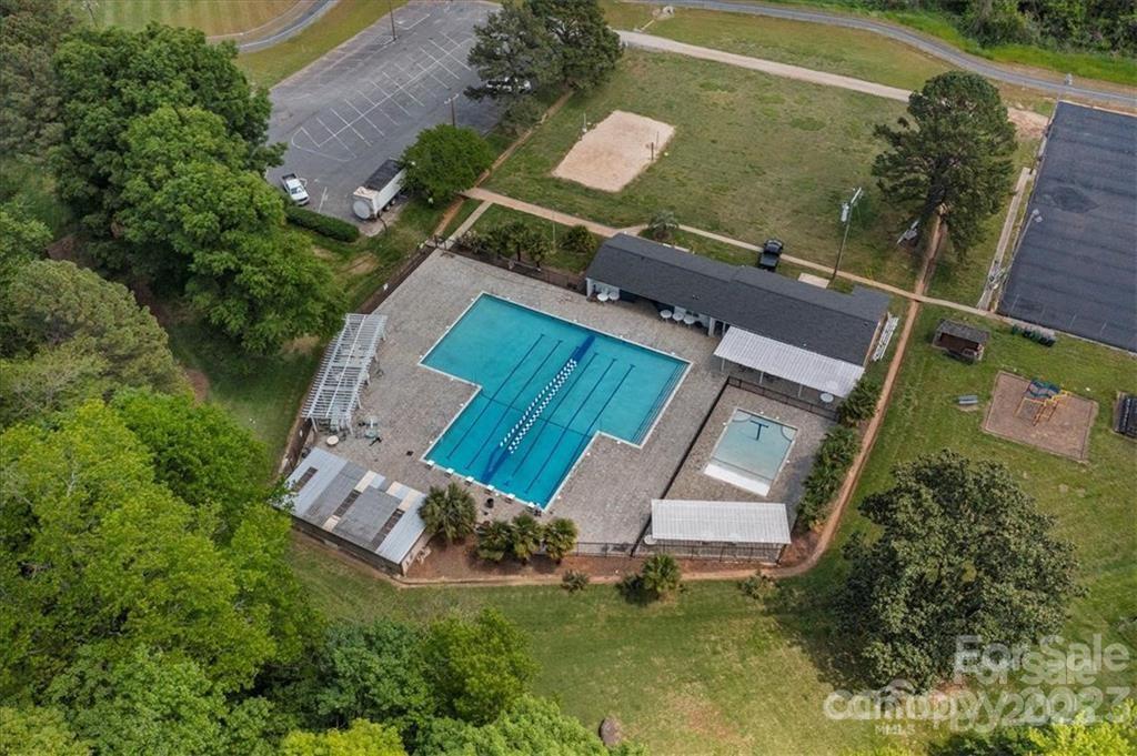 7321 Mapleridge Drive