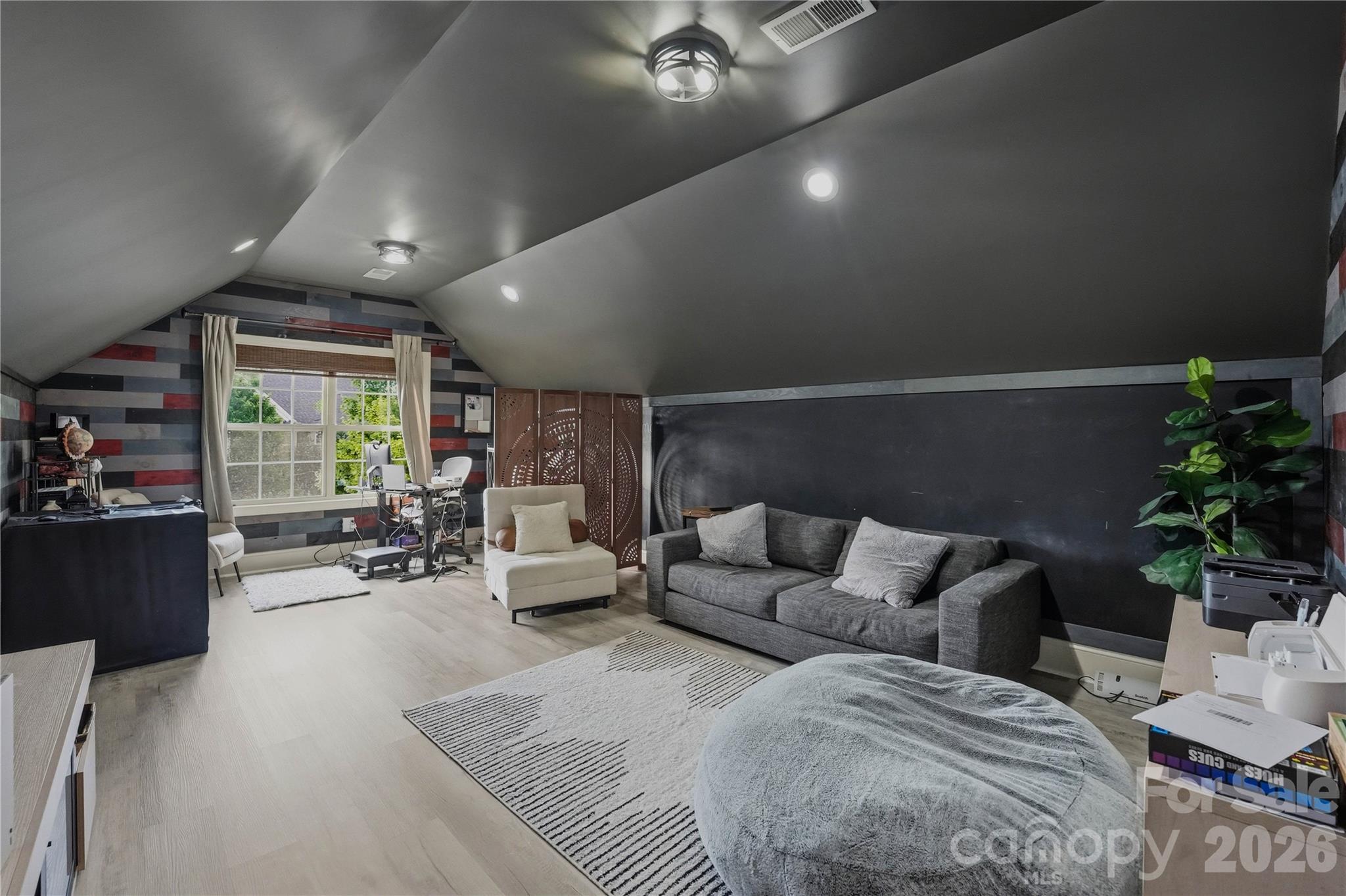 803 Five Leaf Lane