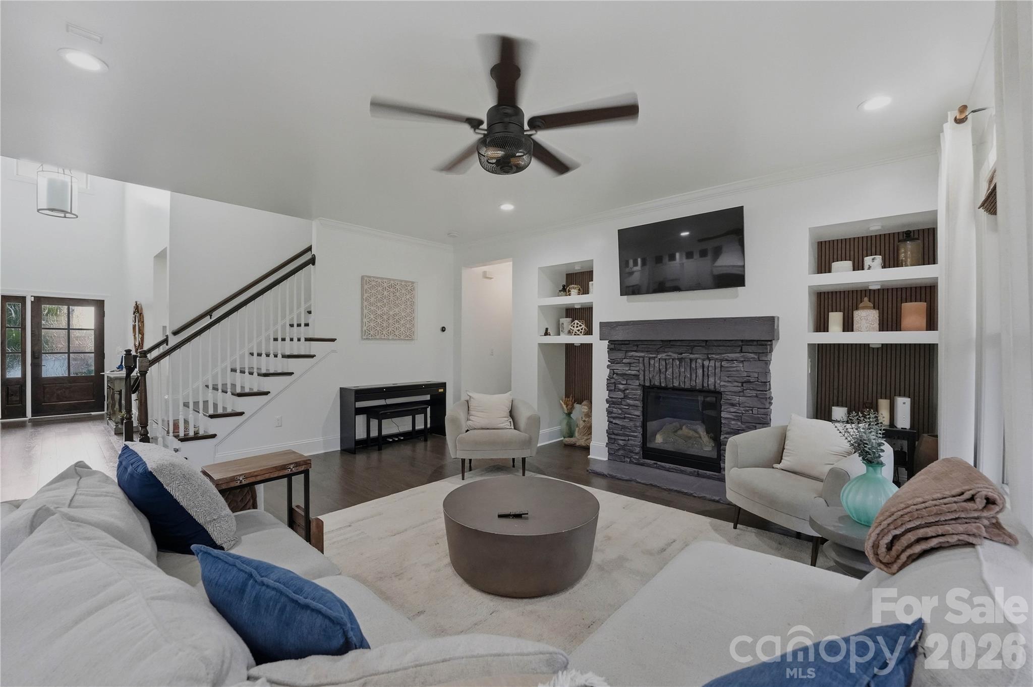 803 Five Leaf Lane