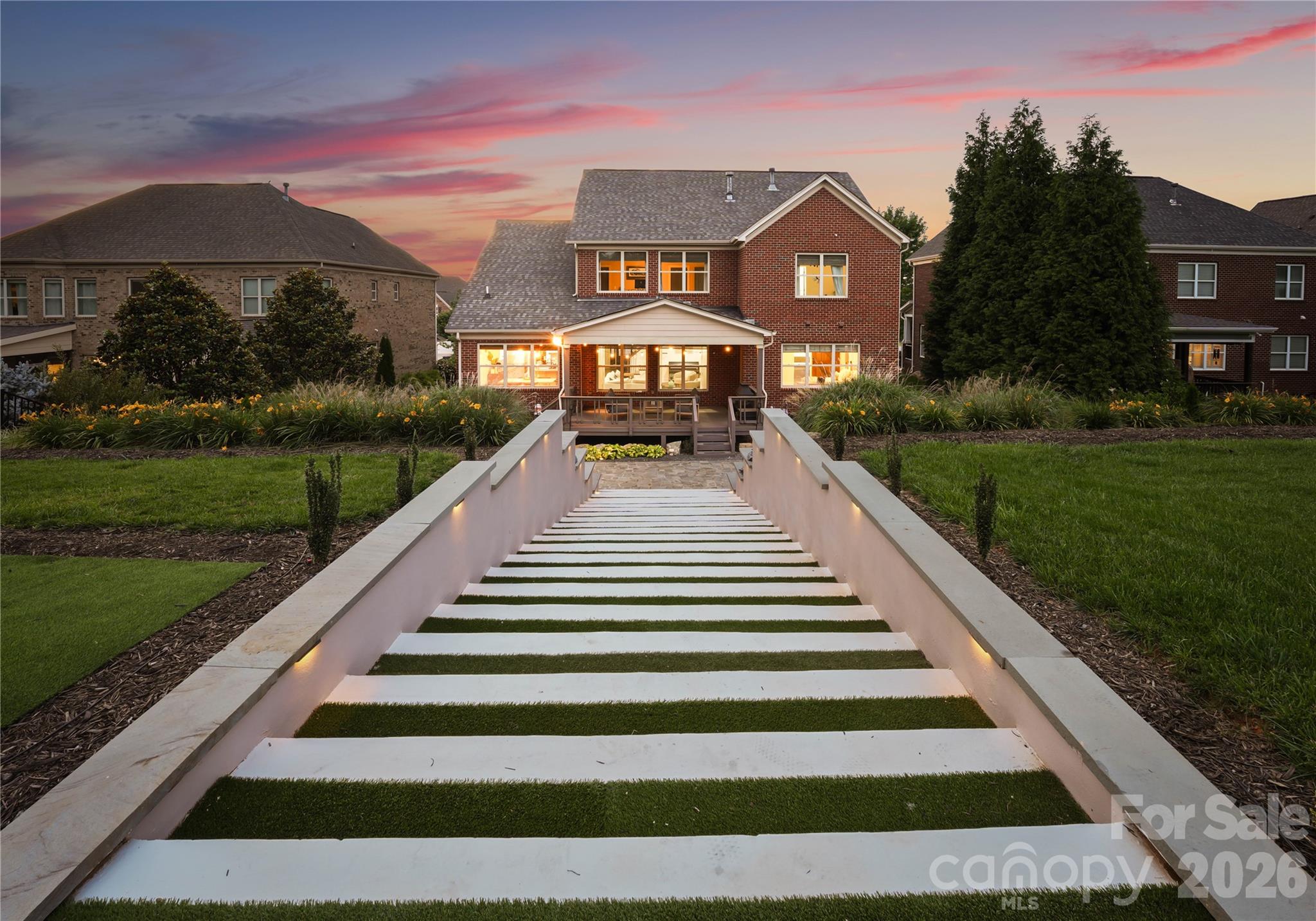 803 Five Leaf Lane
