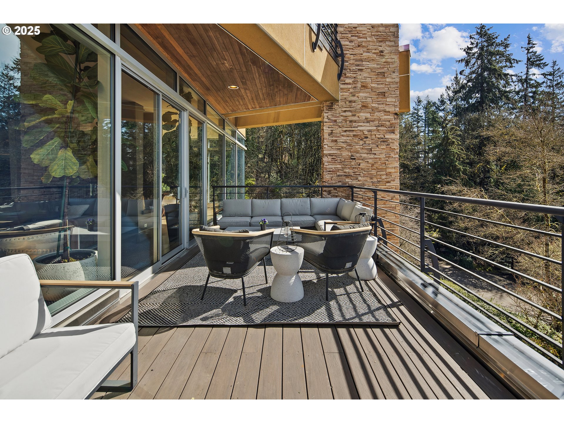5525 SW WOODS CT