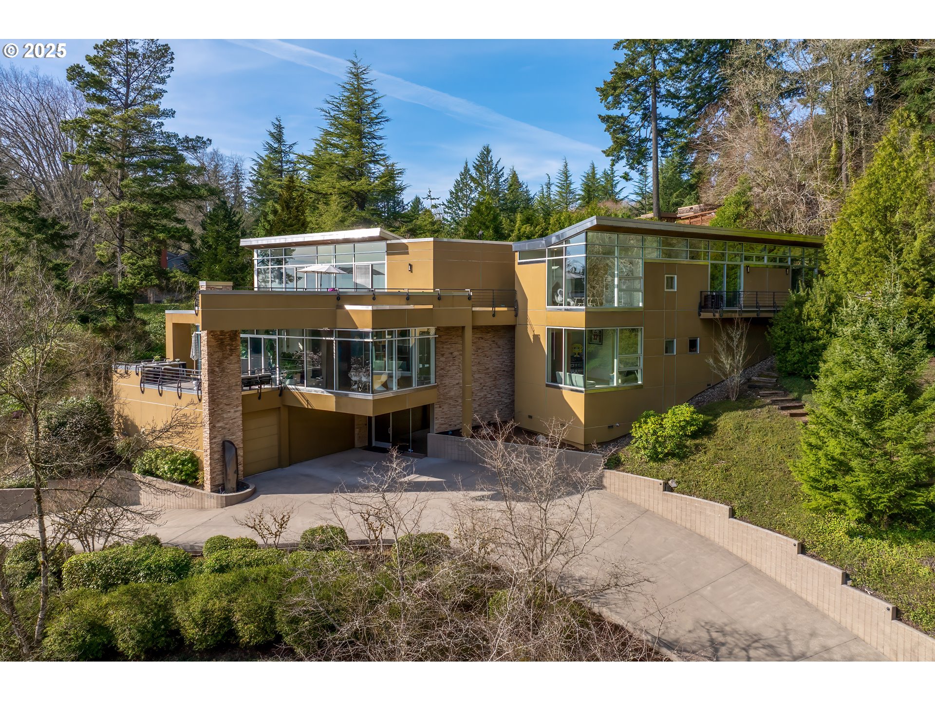 5525 SW WOODS CT