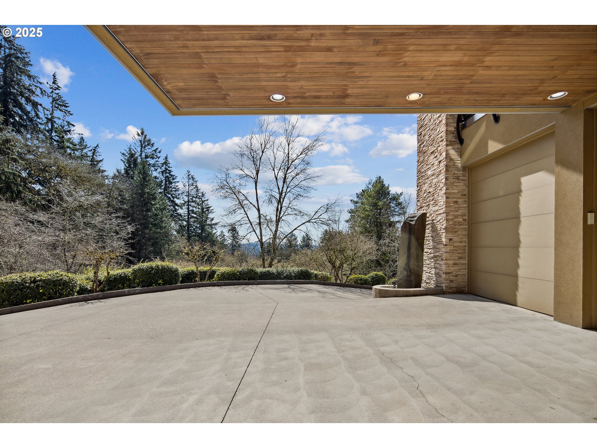 5525 SW WOODS CT