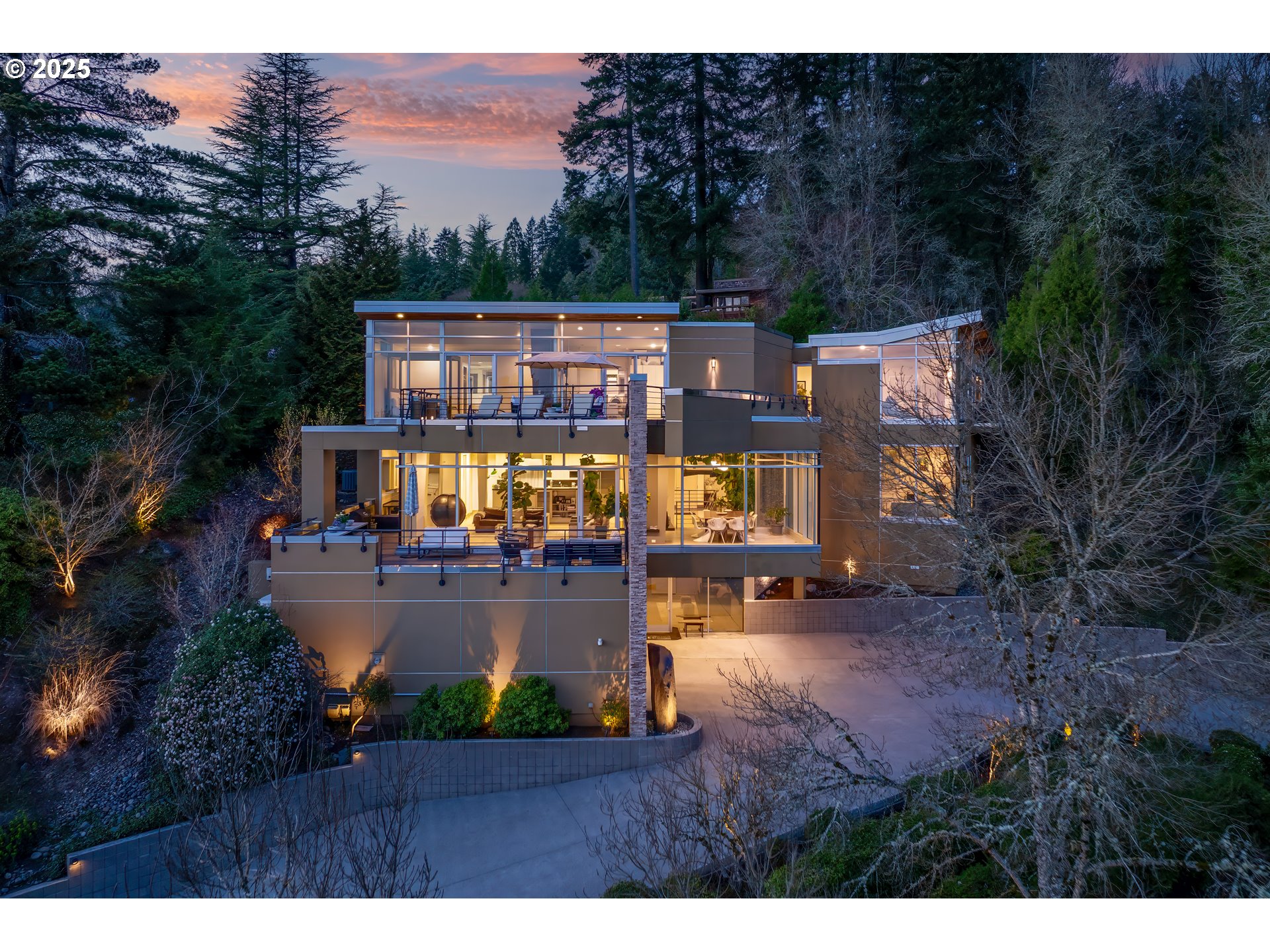 5525 SW WOODS CT