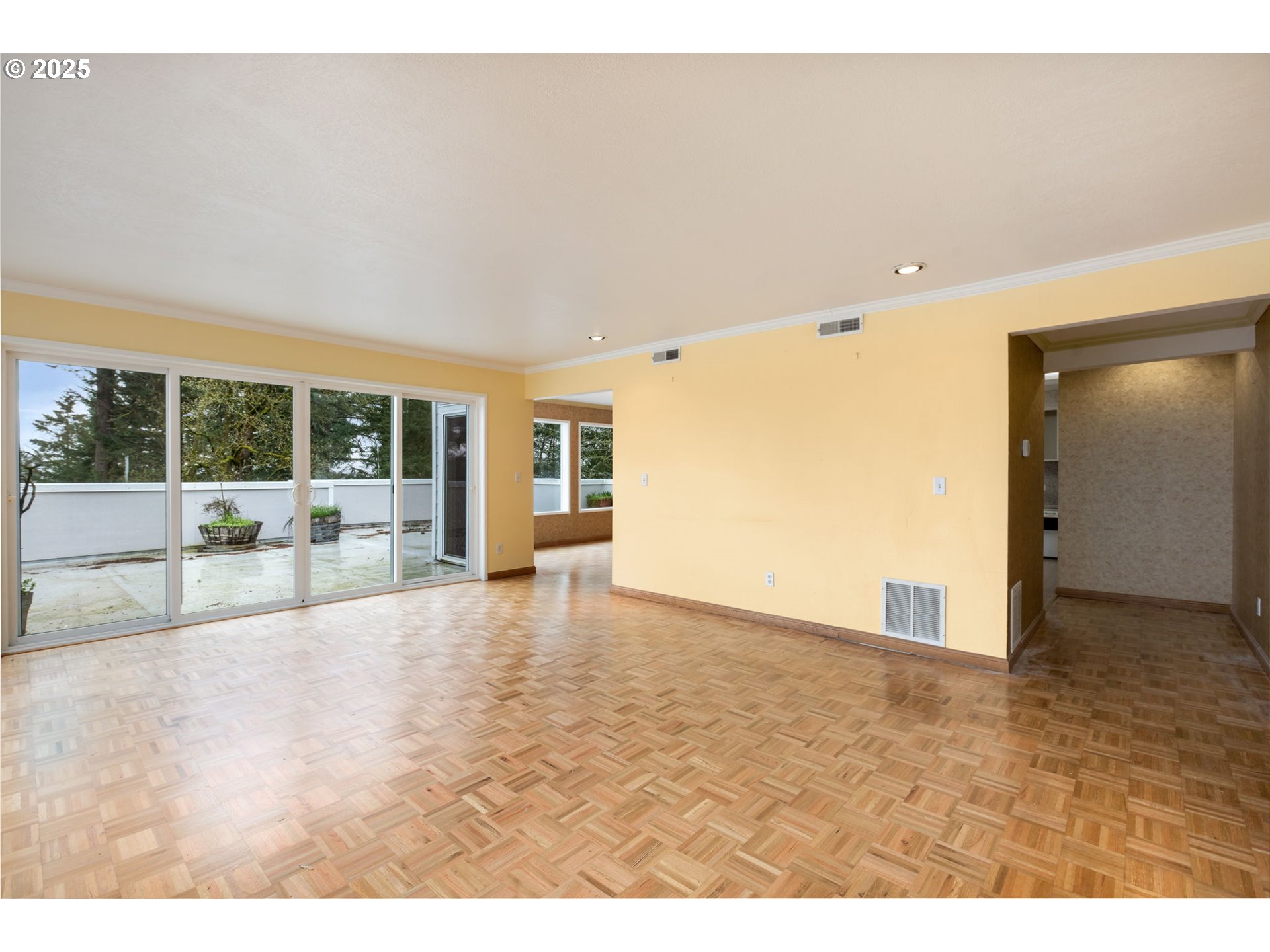 48 EAGLE CREST DR 4C